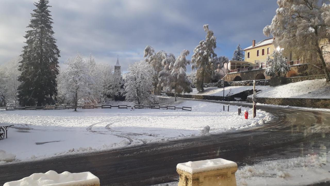 Hotel Gites Des Touristes Vollore-Montagne Εξωτερικό φωτογραφία